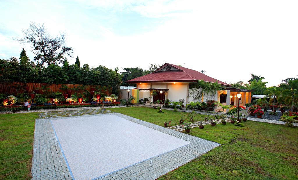 Hotel Tropika Davao City Exteriör bild