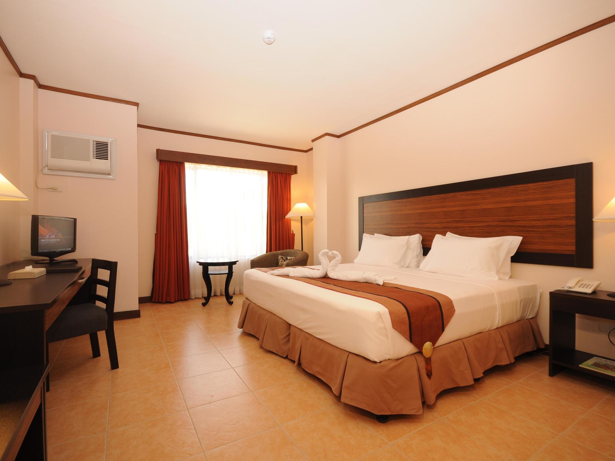 Hotel Tropika Davao City Exteriör bild