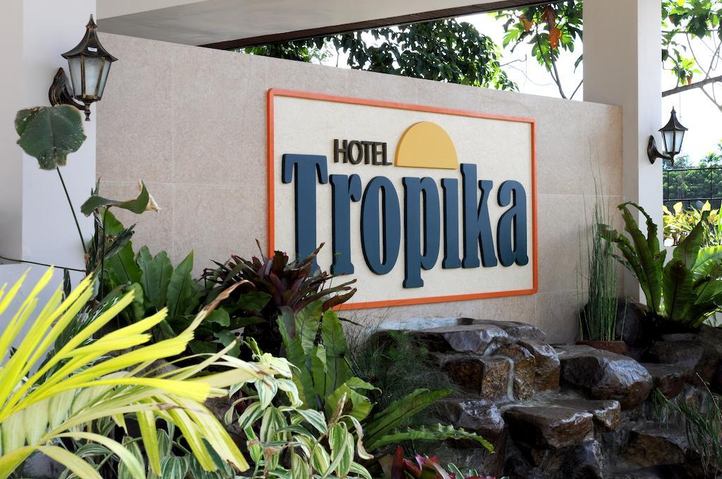 Hotel Tropika Davao City Exteriör bild
