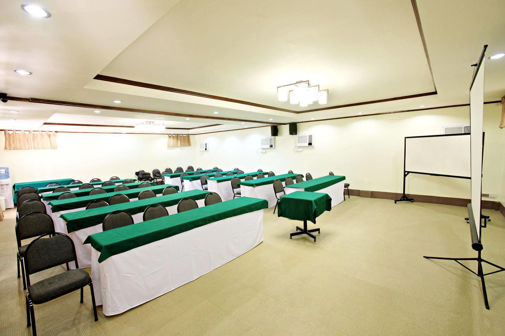 Hotel Tropika Davao City Exteriör bild