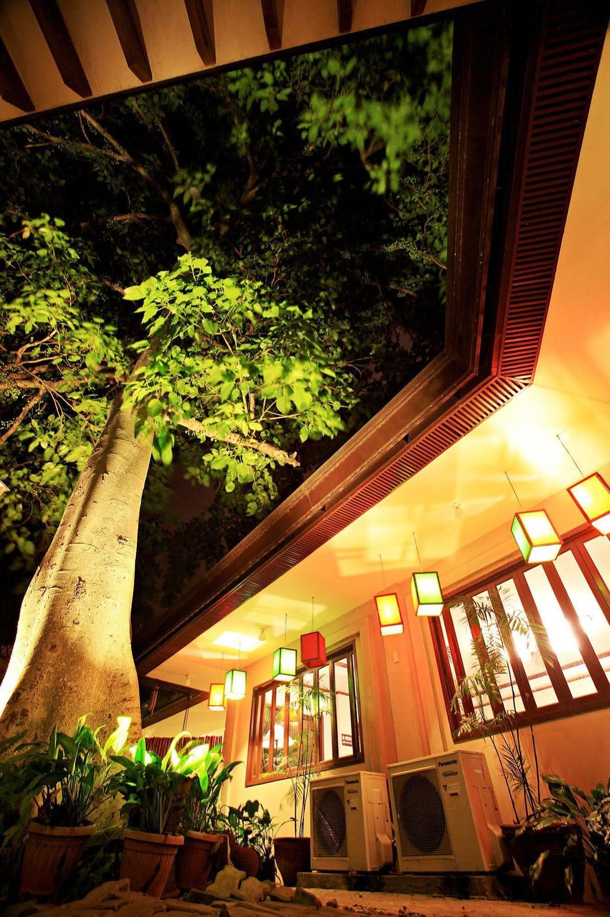 Hotel Tropika Davao City Exteriör bild